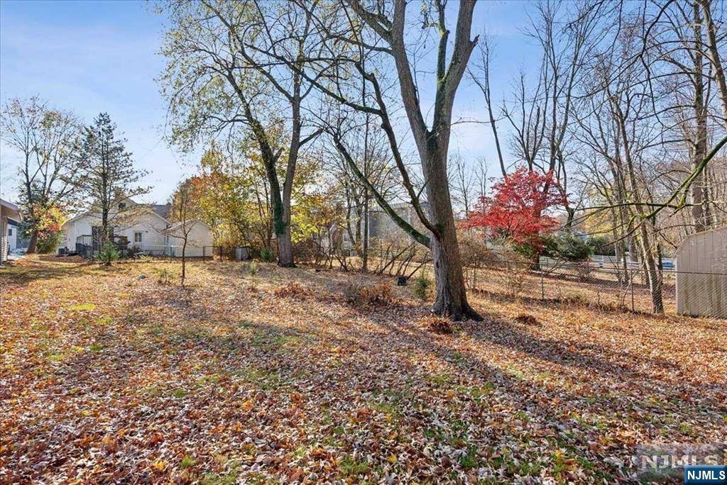Livingston, NJ 07039,16 Dougal AVE