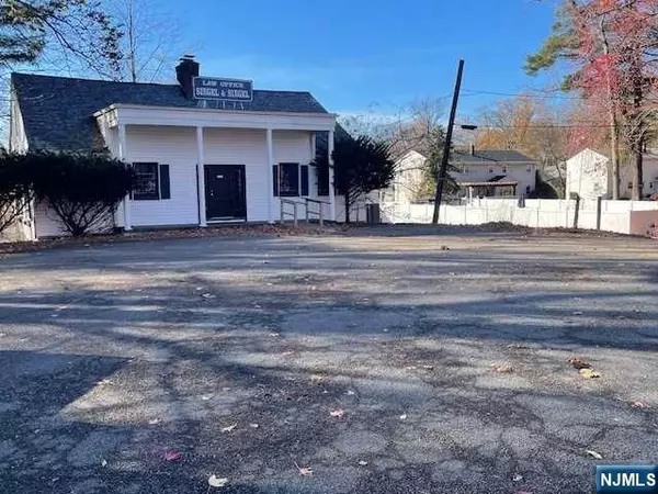 Teaneck, NJ 07666,300 Route 4