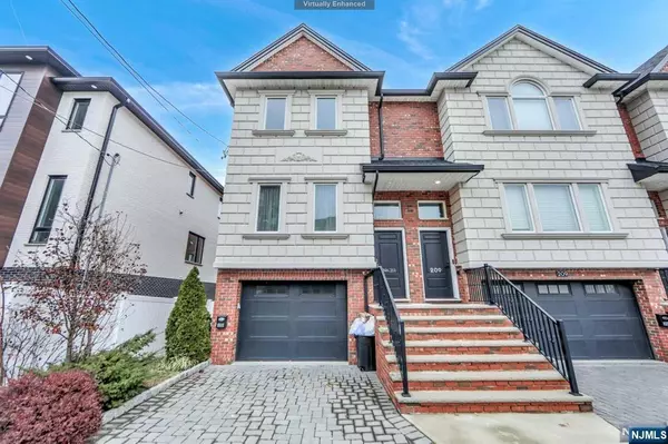 Cliffside Park, NJ 07010,211 Lawton AVE