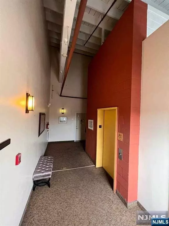 Paterson, NJ 07501,79-93 Montgomery ST #406