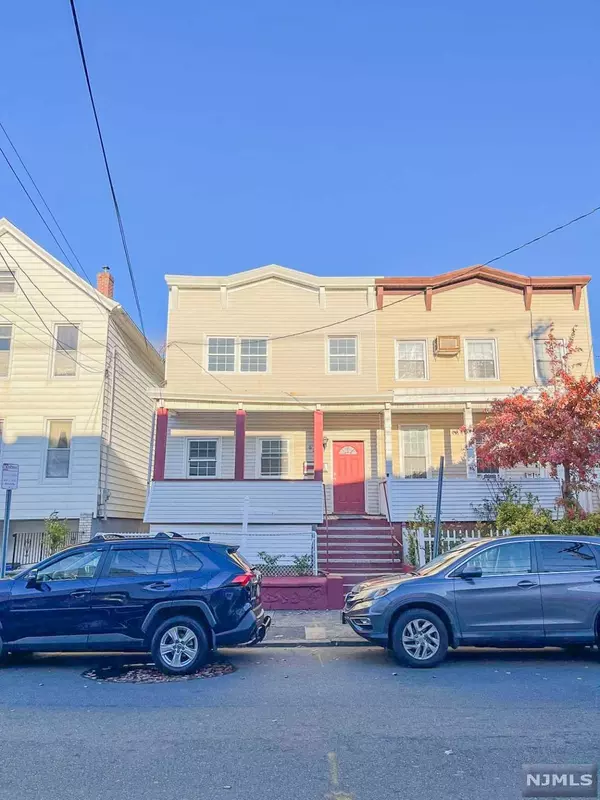 164 Bartholdi, Jersey City, NJ 07305