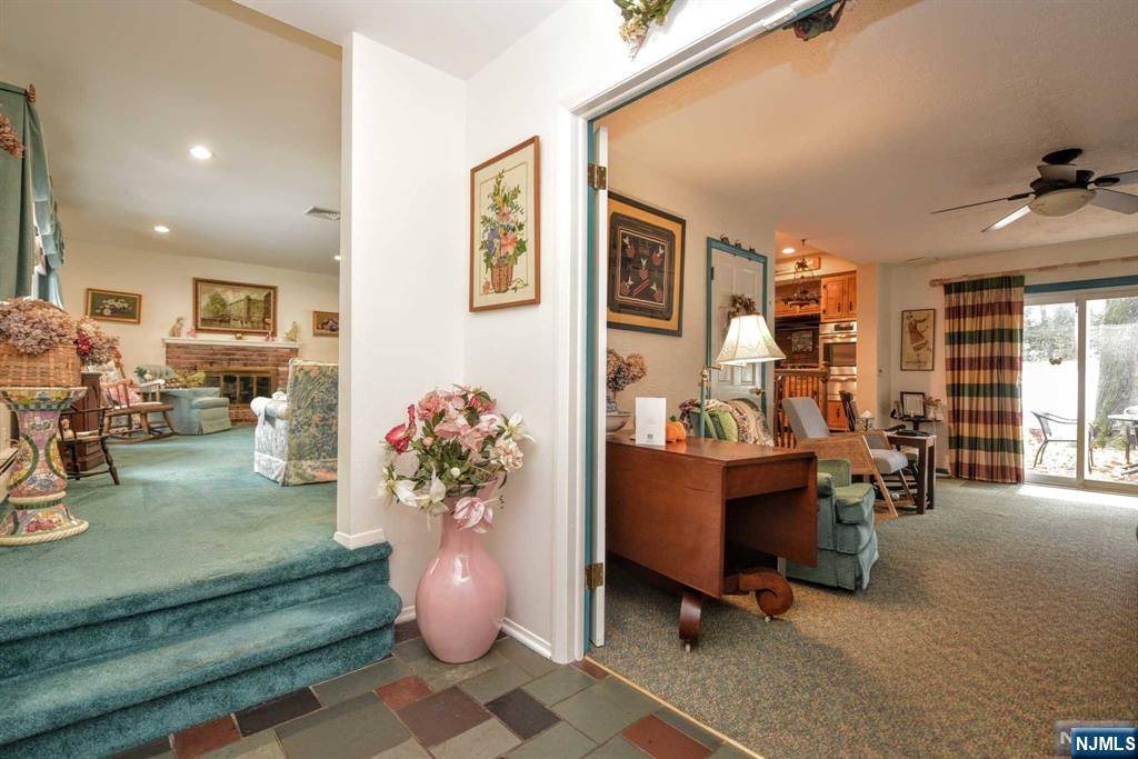 Upper Saddle River, NJ 07458,40 Sparrowbush RD