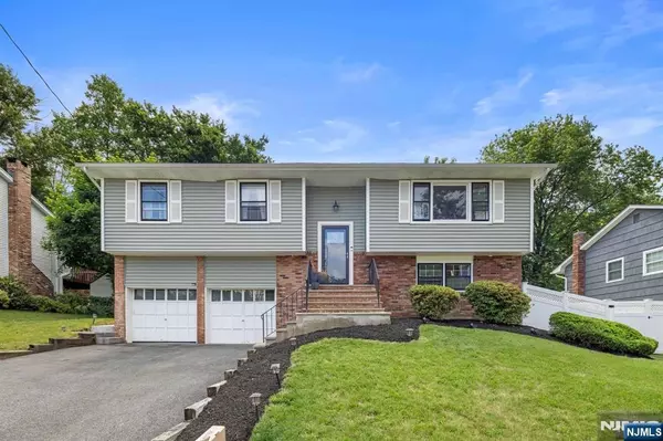 39 Tremont TER, Wanaque, NJ 07465