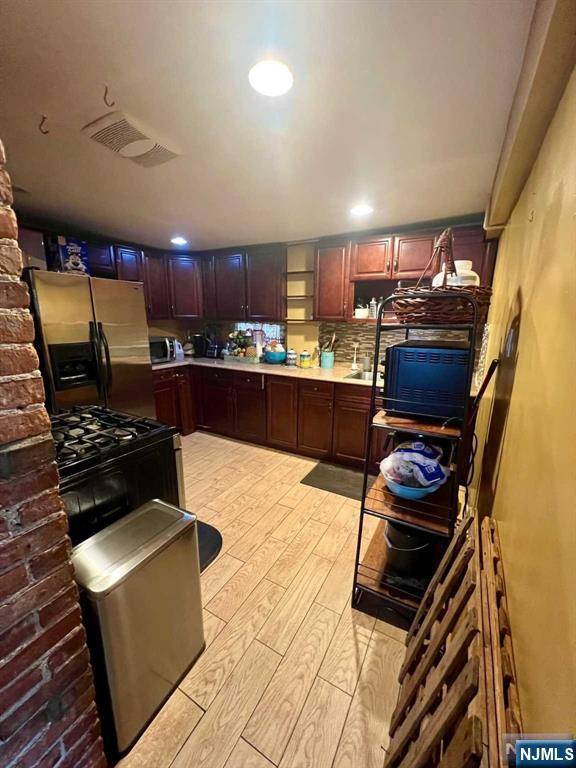 Paterson, NJ 07522,21 Cliff ST