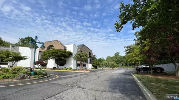 Alpine, NJ 07620,385 Route 9w