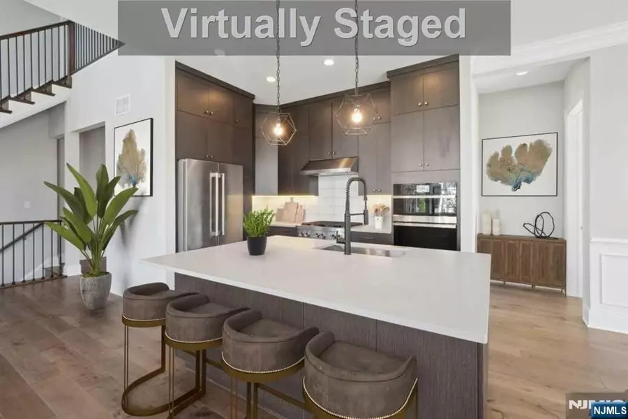 11 Muirfield DR, River Vale, NJ 07675