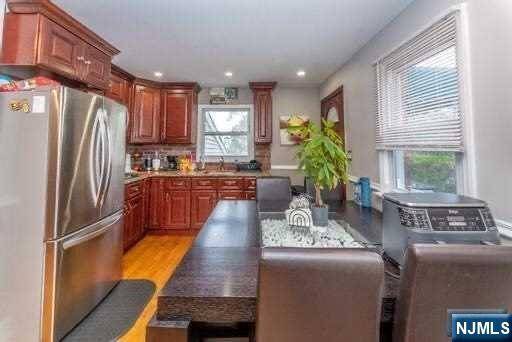 Little Ferry, NJ 07643,27 Grove ST