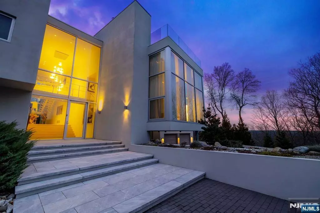 Franklin Lakes, NJ 07417,4 Penobscott PL