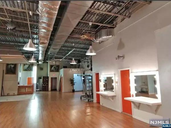 Ridgefield, NJ 07657,610 Broad AVE #2nd Floor