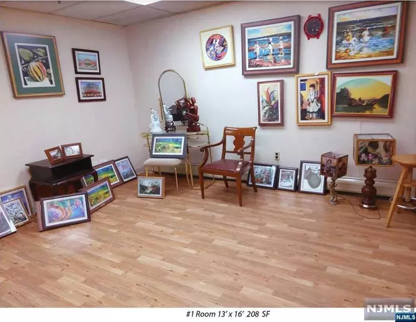 Ridgefield, NJ 07657,610 Broad AVE #1st Floor
