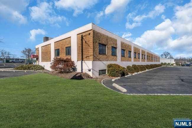 Fair Lawn, NJ 07410,17-10 River RD