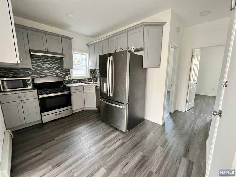 176 Bartholdi, Jersey City, NJ 07305