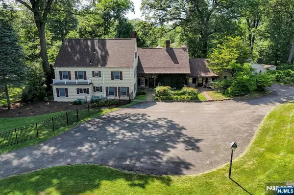 66 Thunderhead PL, Mahwah, NJ 07430