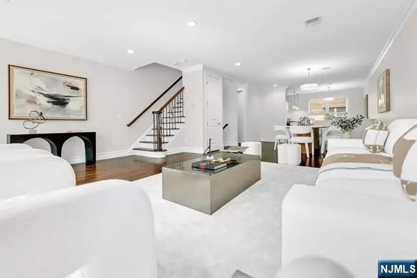 Fort Lee, NJ 07024,2175 Edwin AVE