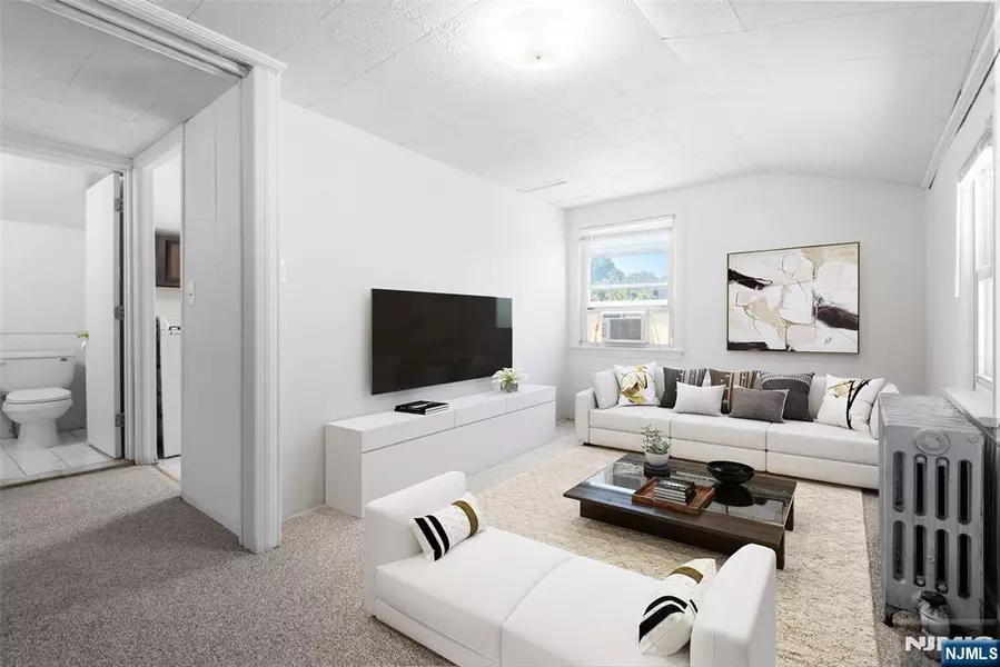 138 E Central BLVD, Palisades Park, NJ 07650