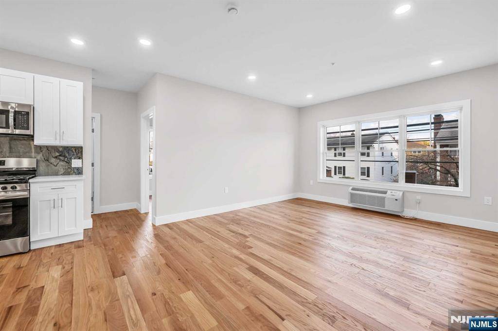 Clifton, NJ 07013,66 Mount Prospect AVE #14
