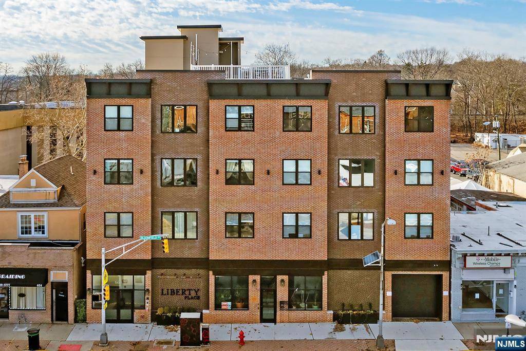 Bloomfield, NJ 07003,660 Bloomfield AVE #303