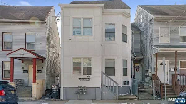Paterson, NJ 07522,61 Arch ST