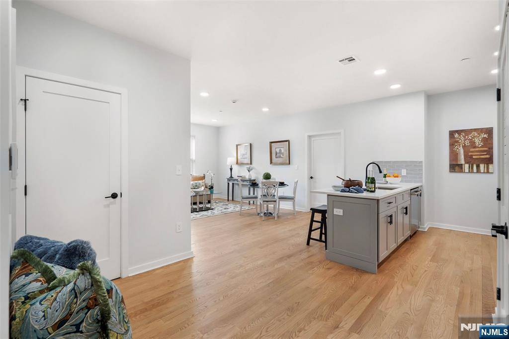660 Bloomfield AVE #407, Bloomfield, NJ 07003