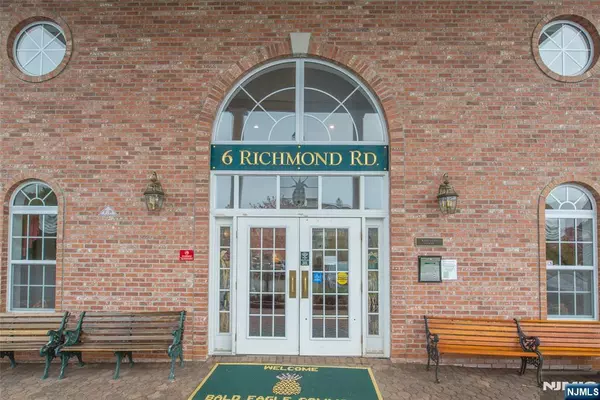 West Milford, NJ 07480,6409 Richmond RD #409