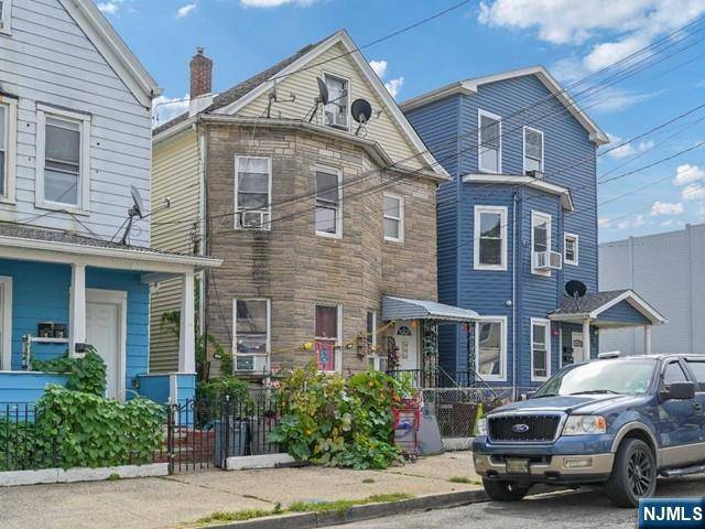 Passaic, NJ 07055,92 10th ST