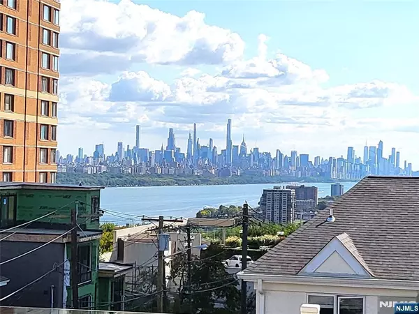 141 English ST, Fort Lee, NJ 07024