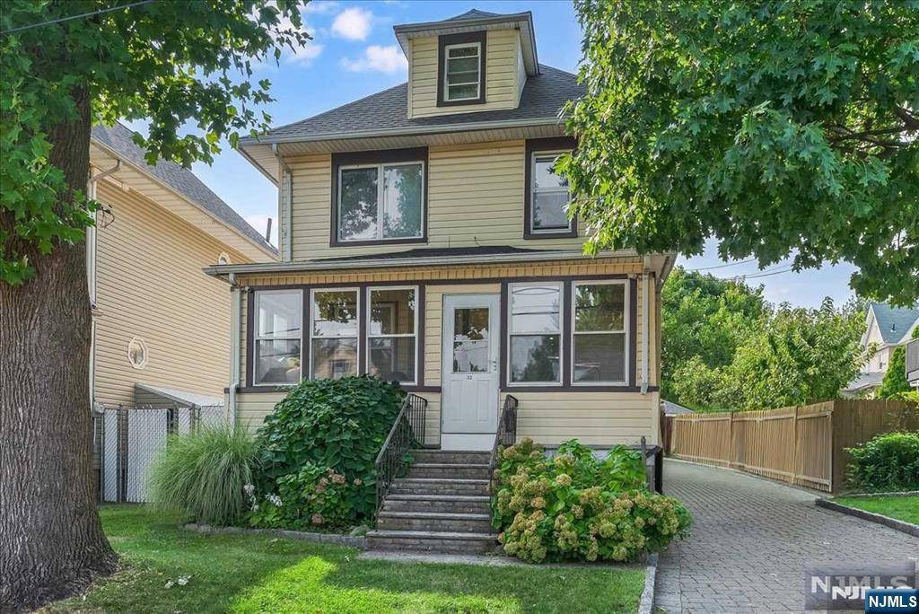 32 Voorhees PL, Ridgefield Park, NJ 07660