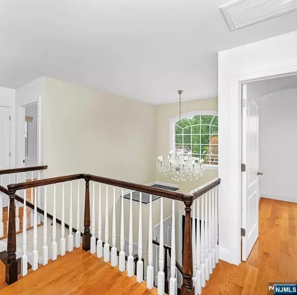 Elmwood Park, NJ 07407,121A Grove ST