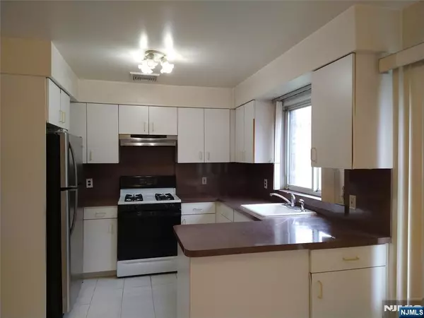 Fort Lee, NJ 07024,436 Brinkerhoff AVE