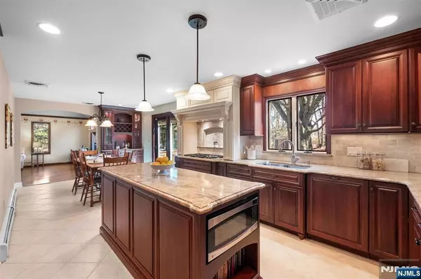 Ramsey, NJ 07446,34 Franklin ST