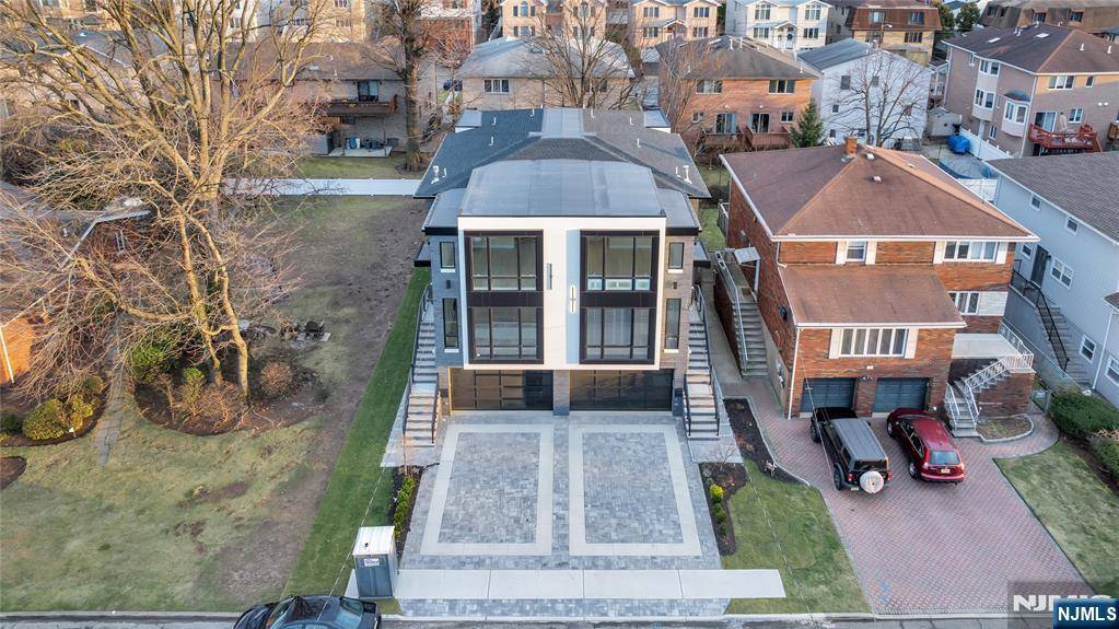 Palisades Park, NJ 07650,320 Glen AVE #A