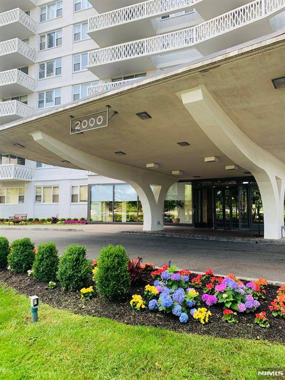 Fort Lee, NJ 07024,2000 Linwood AVE #18G