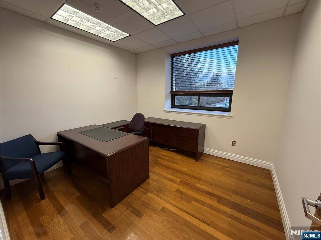 Englewood Cliffs, NJ 07632,530 Sylvan AVE #2nd floor