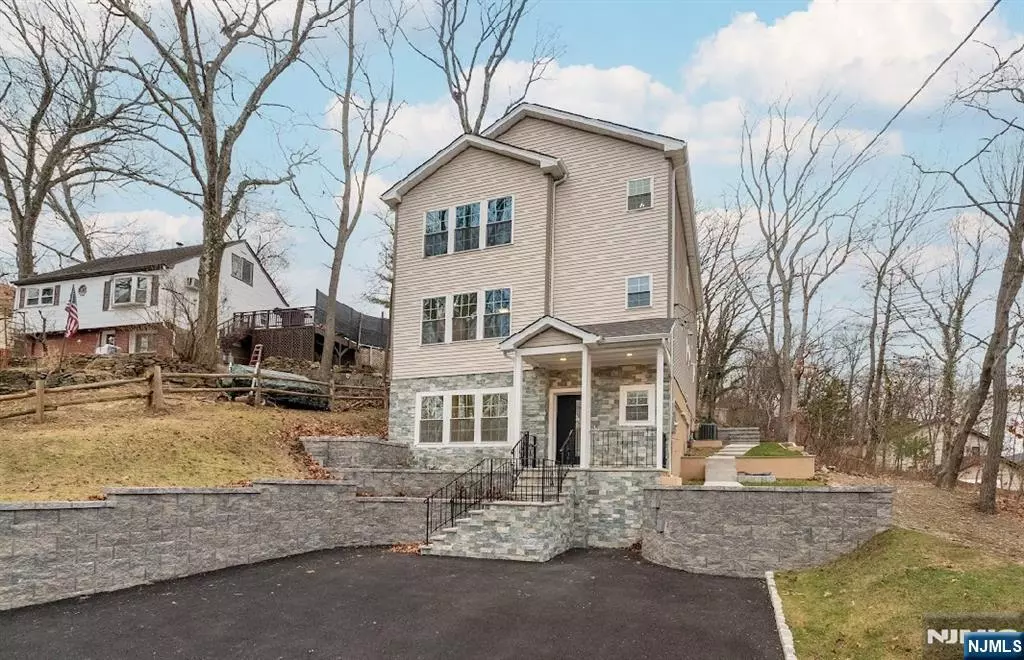 Wanaque, NJ 07420,0 Roger AVE