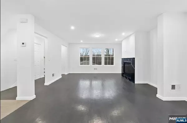 Wanaque, NJ 07420,0 Roger AVE