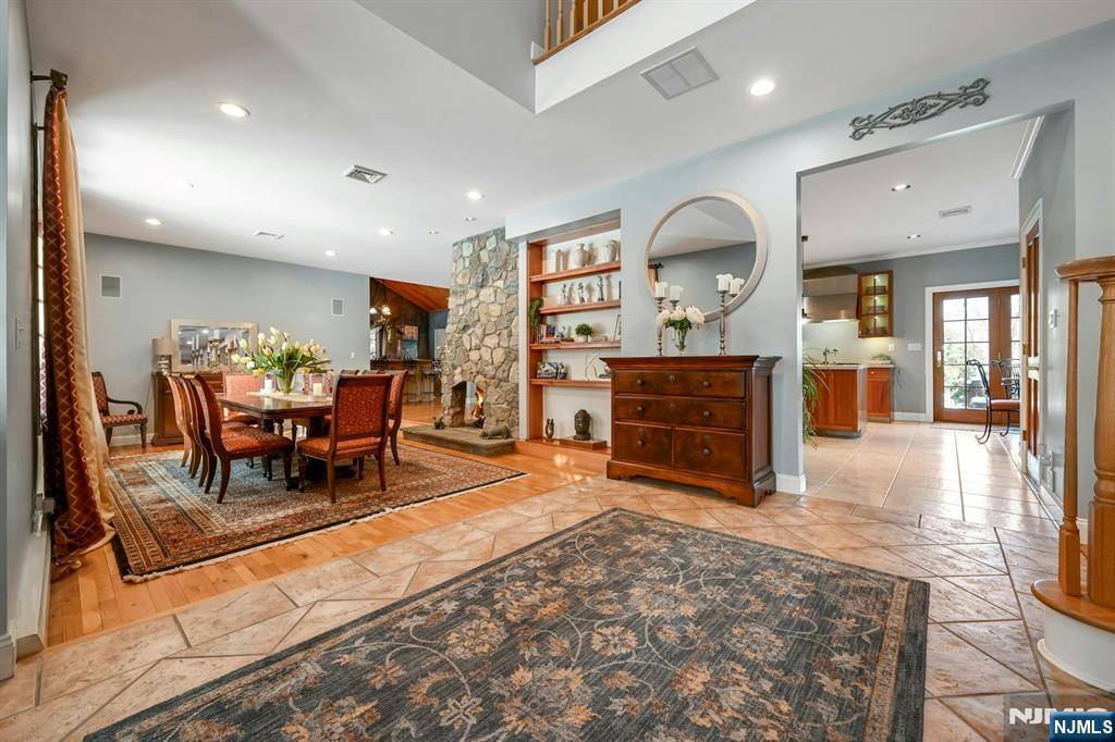 Upper Saddle River, NJ 07458,9 Ripplewood DR