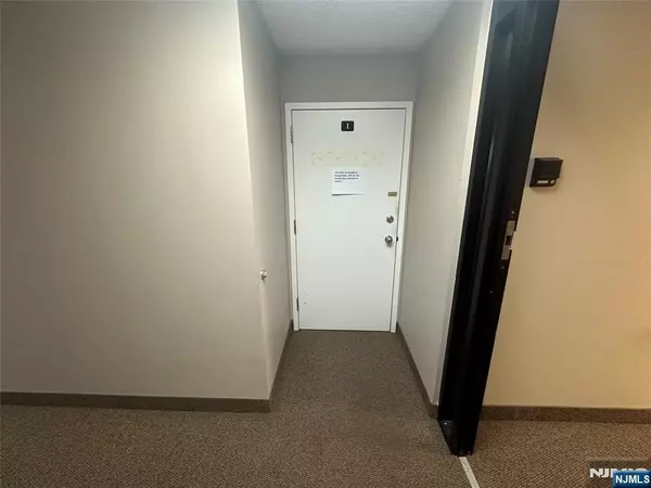 North Haledon, NJ 07508,886 Belmont AVE #7