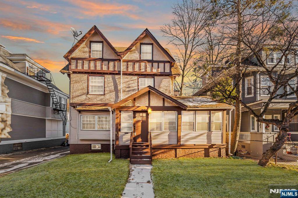 84 N Munn,  East Orange,  NJ 07017