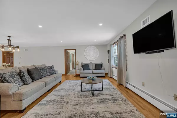 West Milford, NJ 07480,1455 Macopin RD