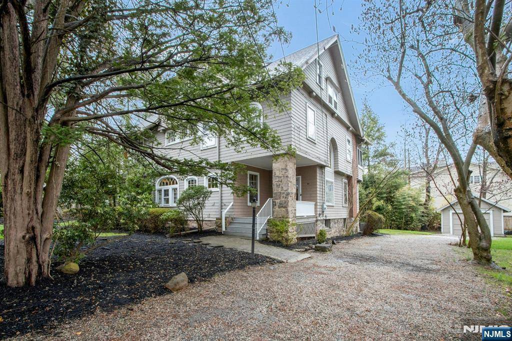Tenafly, NJ 07670,60 Elm ST