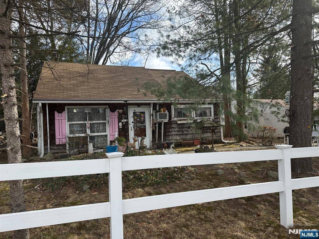 Twp Of Washington, NJ 07676,311 Walnut ST