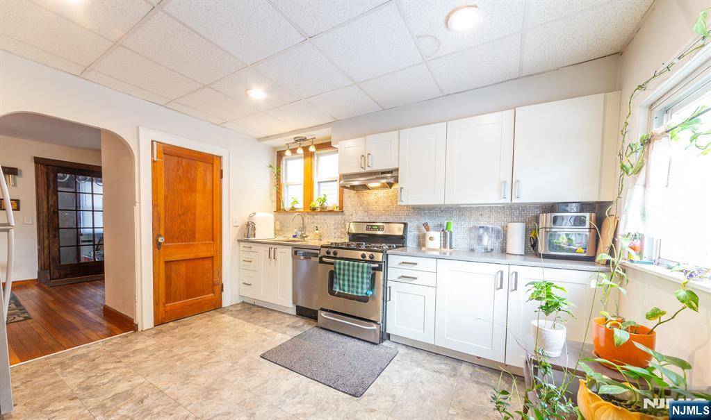 Rutherford, NJ 07070,23 Delafield AVE