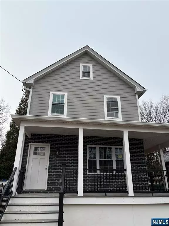 Edison, NJ 08817,8 Meeker AVE