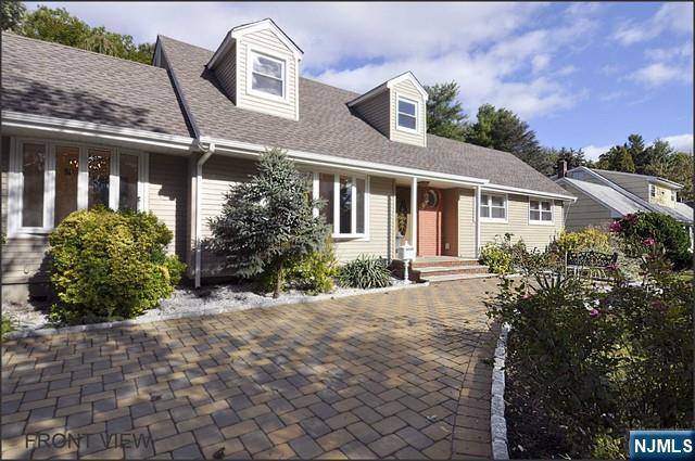 14 Palm CT, Paramus, NJ 07652