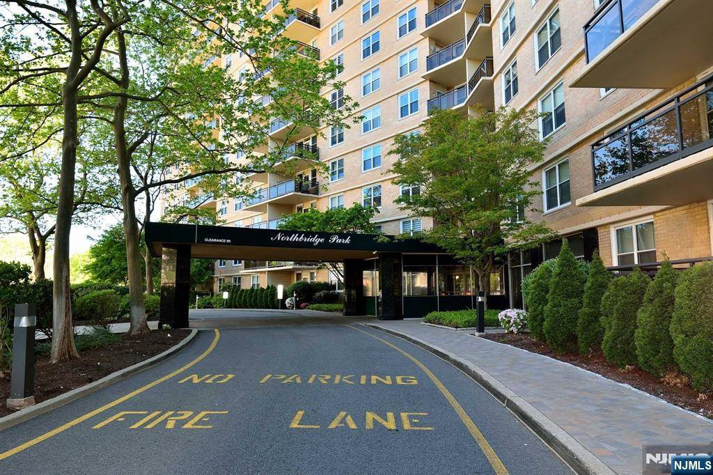 2200 N Central RD #15 E, Fort Lee, NJ 07024