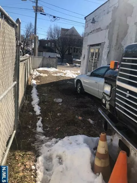 Garfield, NJ 07026,165 Palisade AVE