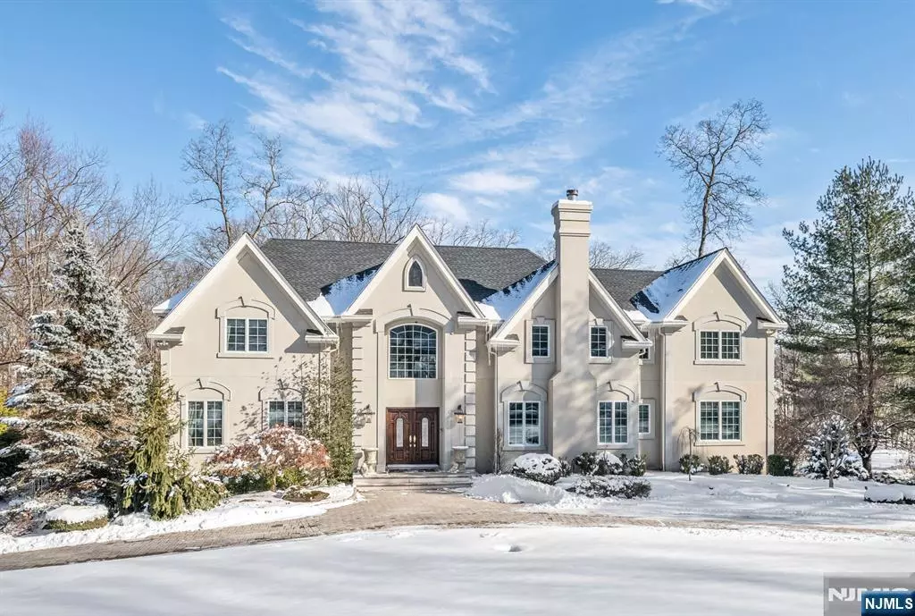 Upper Saddle River, NJ 07458,55 Old Chimney RD