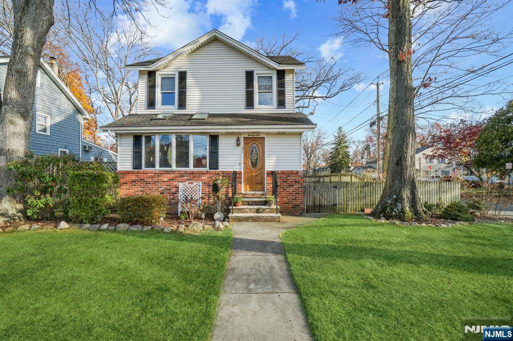 21 Clairmont AVE, Westwood, NJ 07675