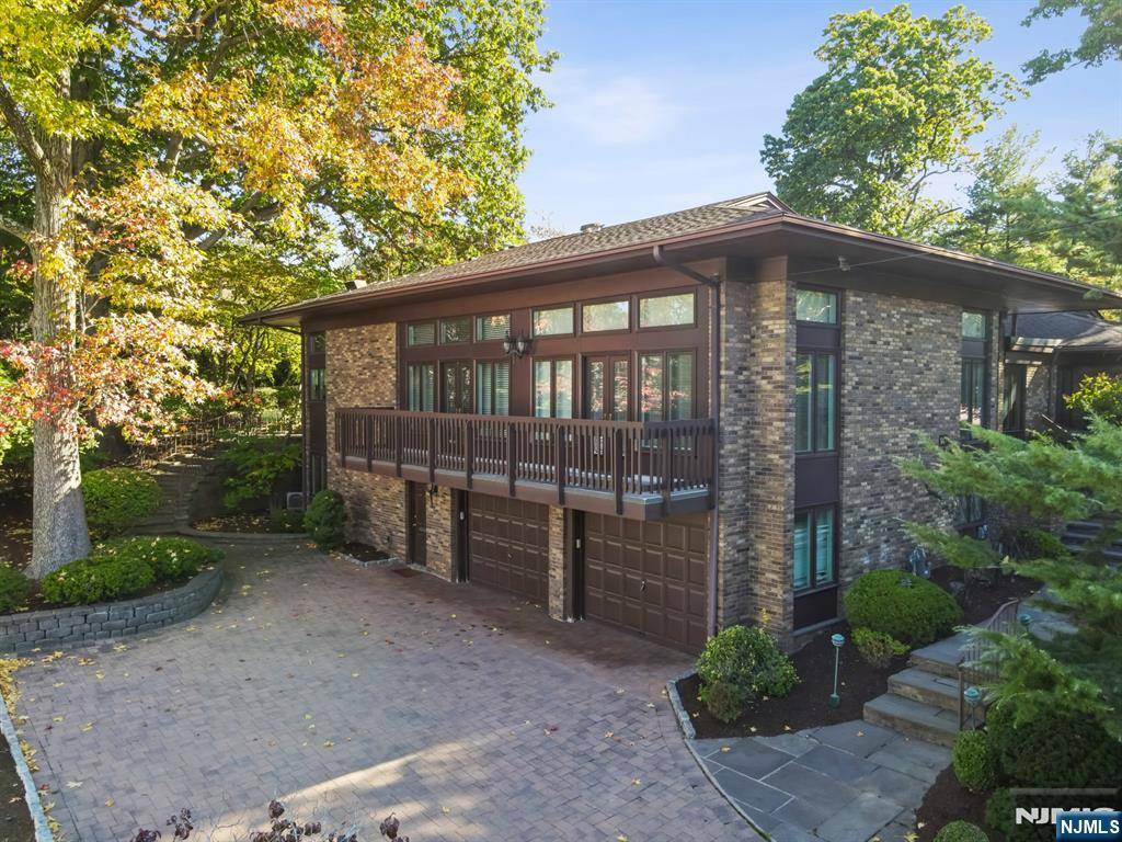 Englewood Cliffs, NJ 07632,147 Demarest AVE