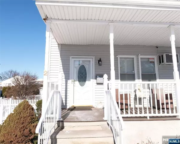 Clifton, NJ 07011,2 Hilton ST